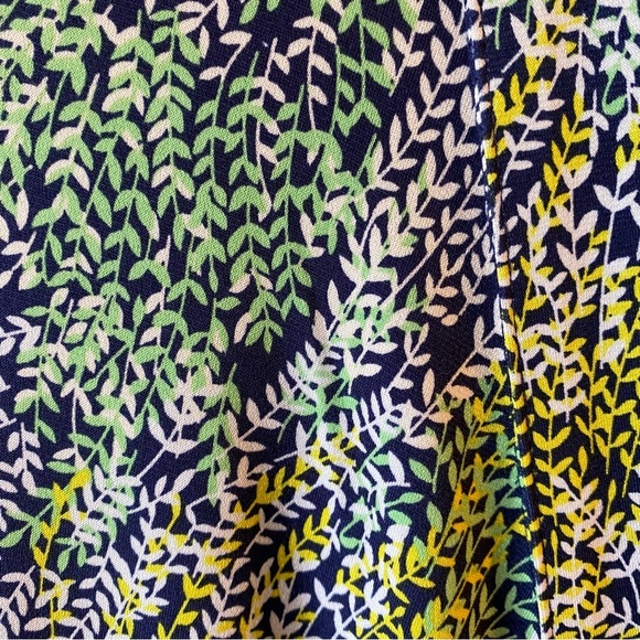 BCBGMAXAZRIA Designer Wrap Dress Medium Blue Yellow Floral Wrap 3/4 Sleeves - Picture 6 of 15